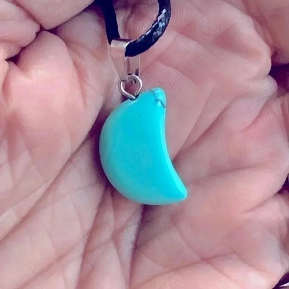 Turquoise Howlite Moon Pendant Leather Necklace NWT